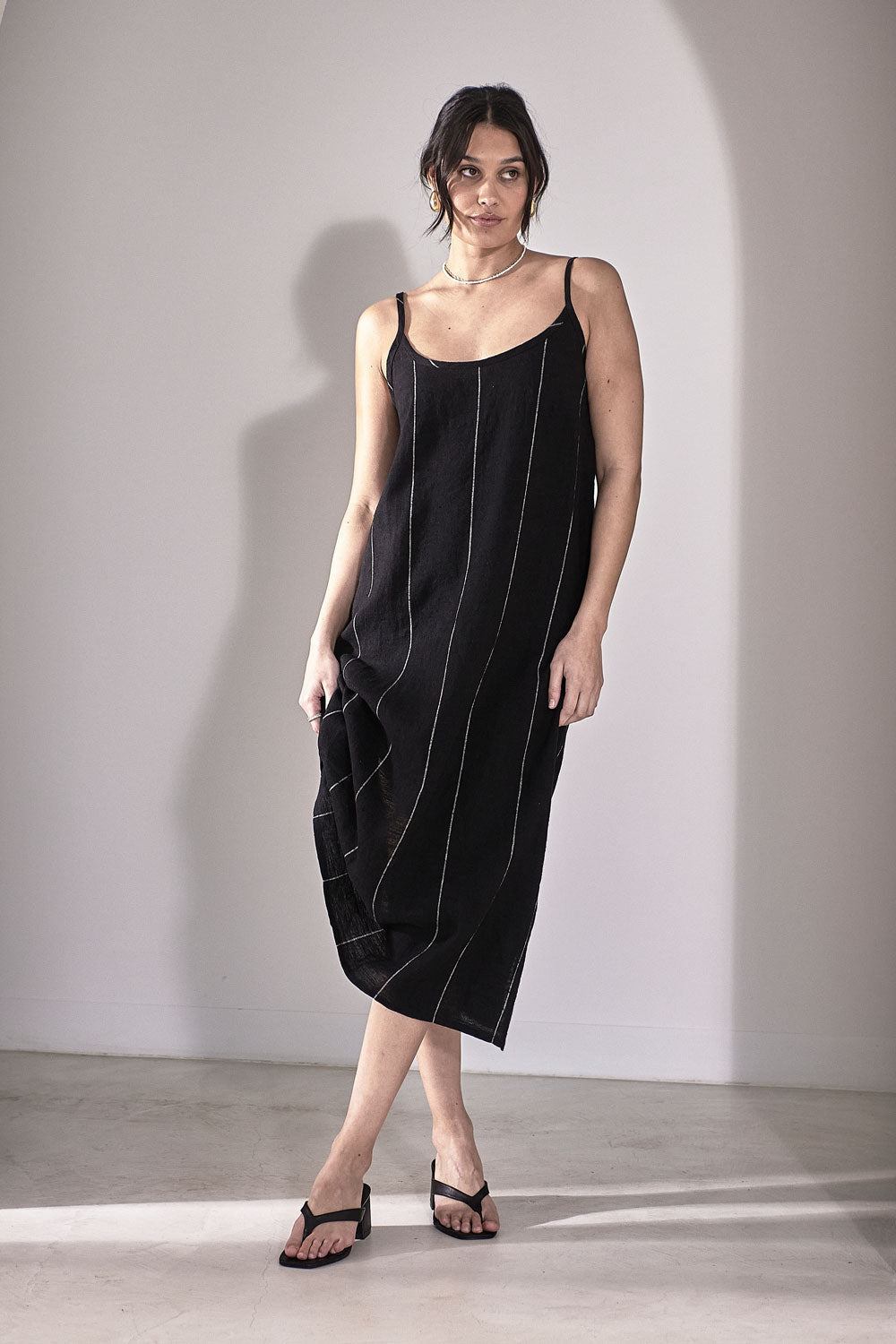 Carter Midi Linen Slip Dress - Black w&