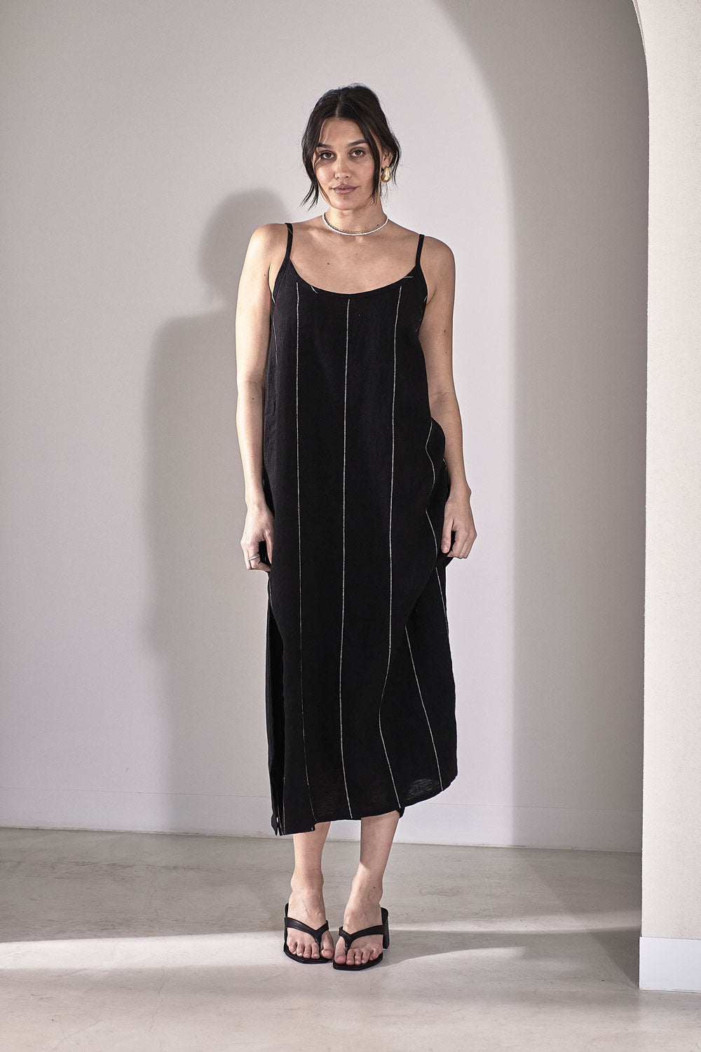 Carter Midi Linen Slip Dress - Black w&