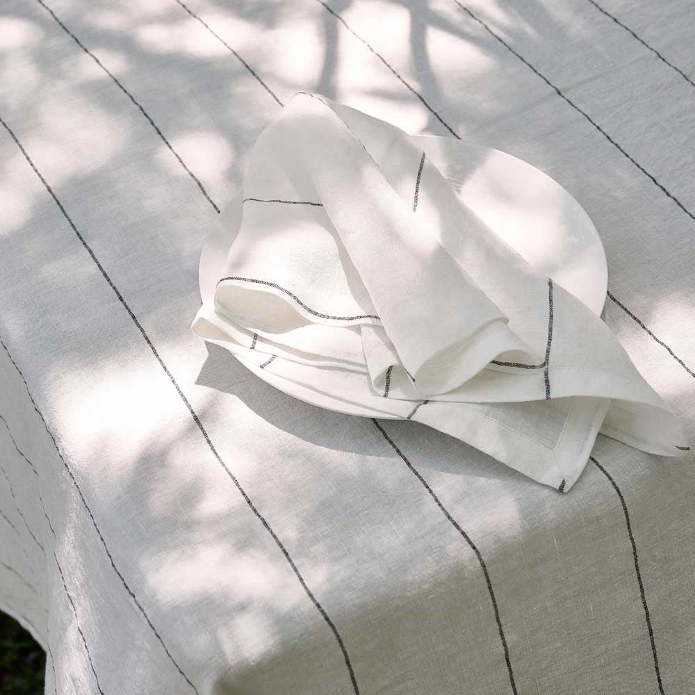 French Linen Carter Napkin Set - White w&