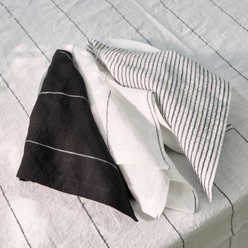 French Linen Carter Napkin Set - White w&