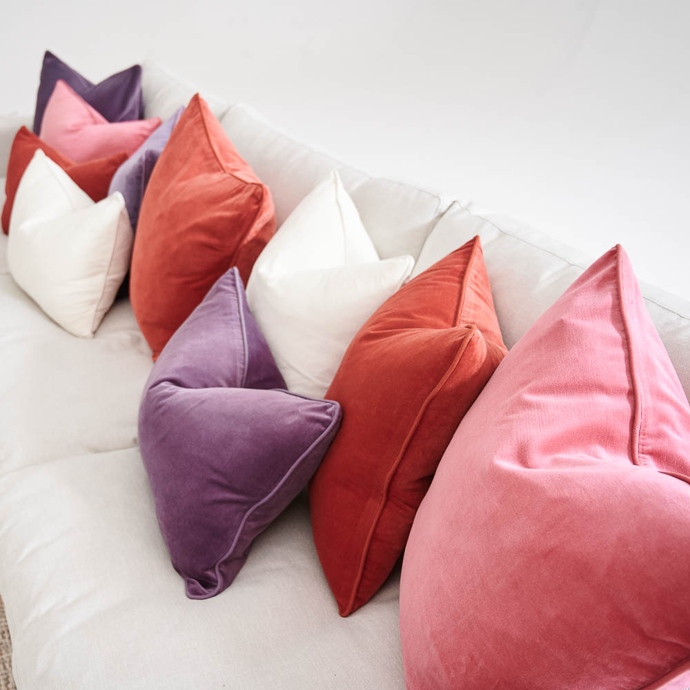 White best sale velvet cushions