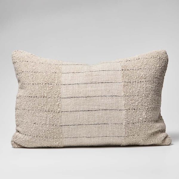 https://www.eadielifestyle.com.au/cdn/shop/products/eadie-lifestyle-mayla-linen-cushion-870265_grande.jpg?v=1687234267