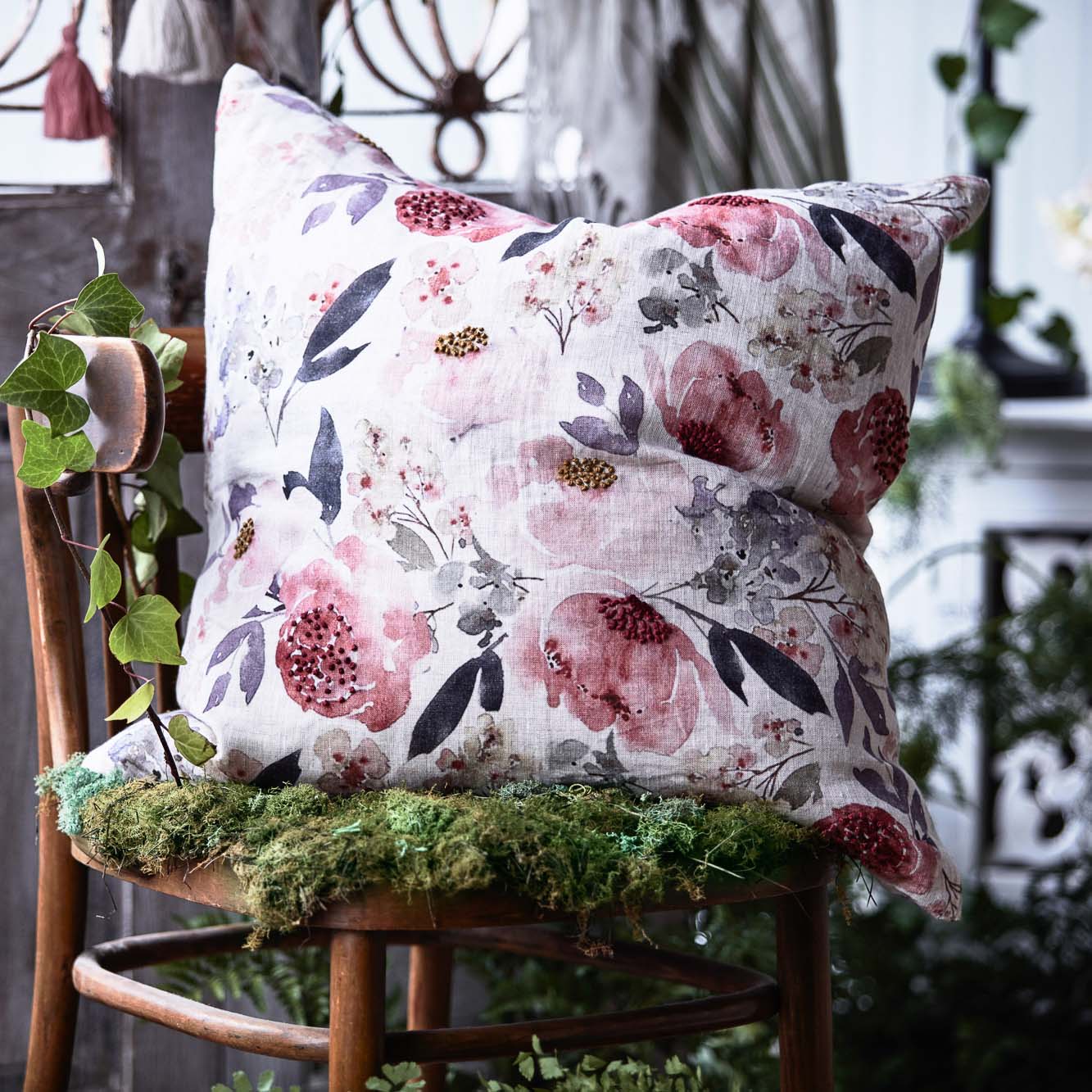 Pink floral outlet pillow